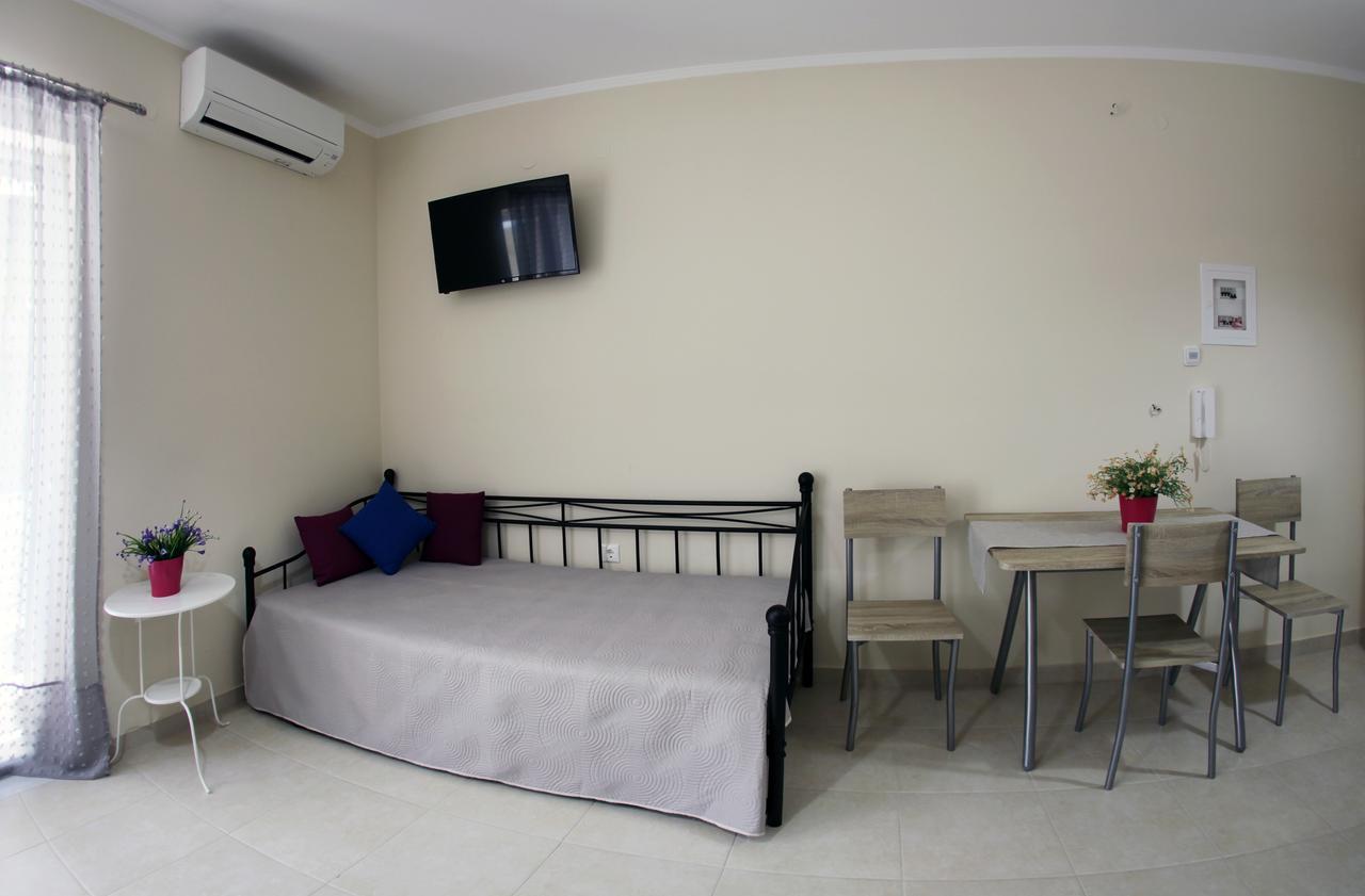 Lalezas Studios Толон Экстерьер фото