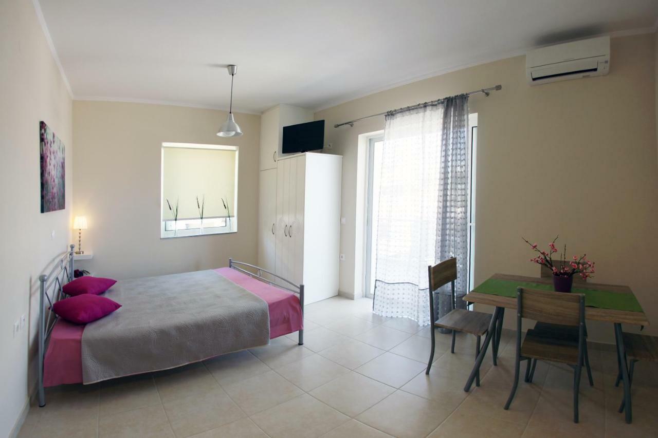 Lalezas Studios Толон Экстерьер фото